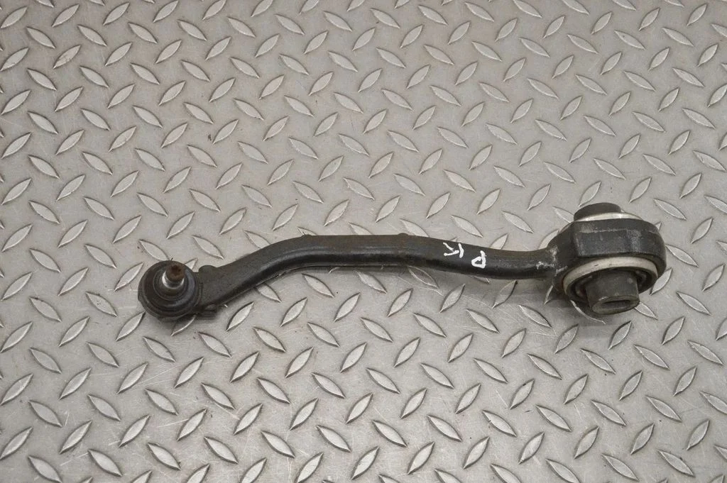 Front lower control arm/wishbone – left