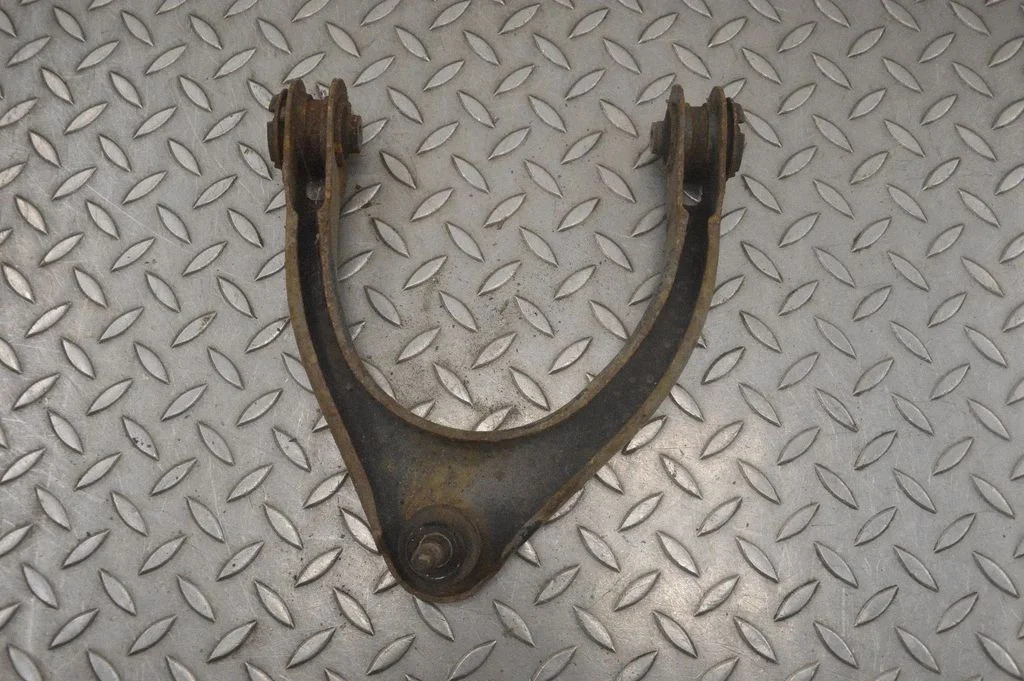 Front lower control arm/wishbone – left