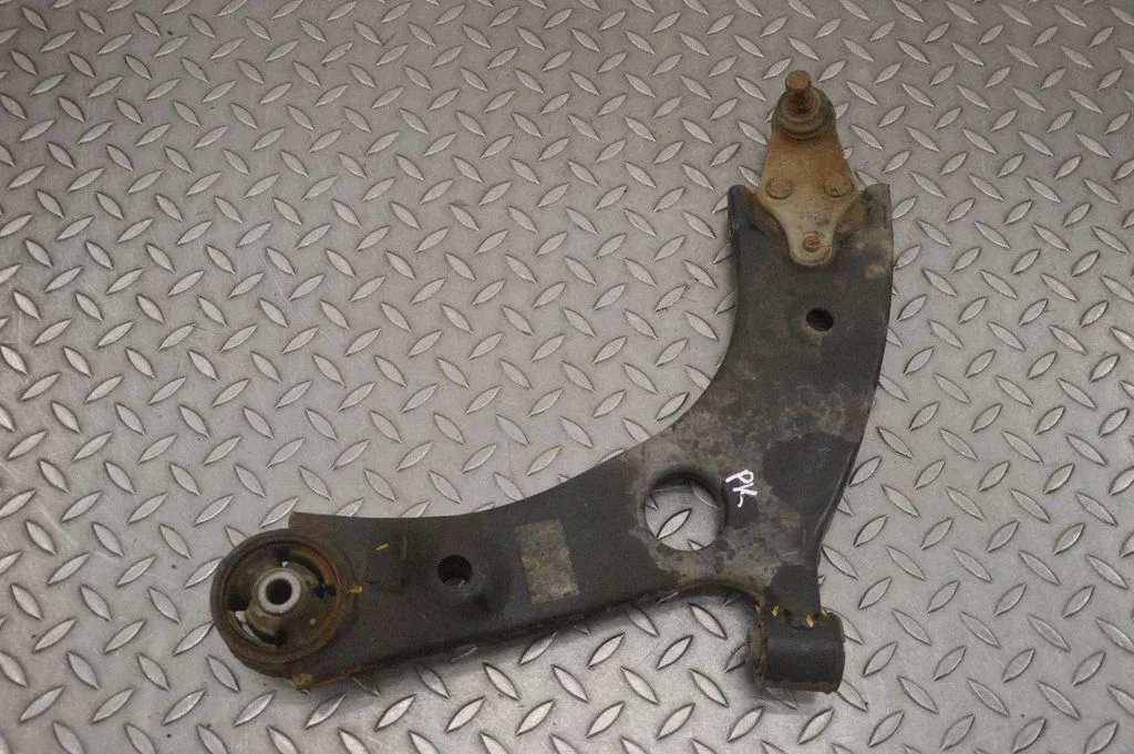 Eesmine alumine õõtshoob – vasak