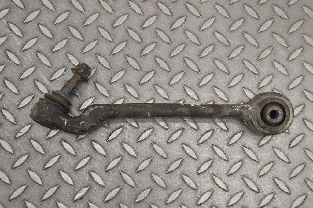 Front lower control arm/wishbone – right