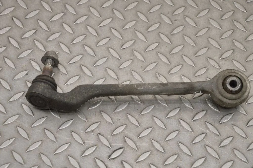 Front lower control arm/wishbone – right