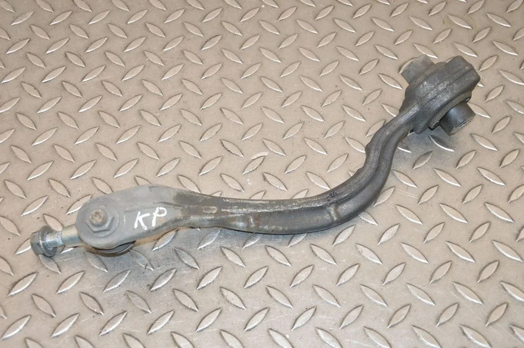 Front lower control arm/wishbone – left