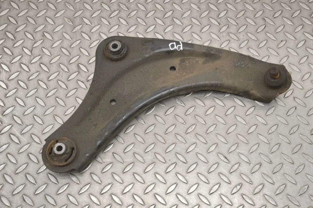 Front lower control arm/wishbone – right