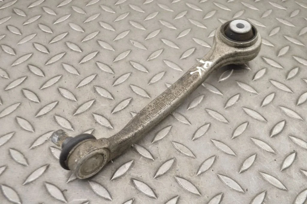 Front lower control arm/wishbone – left