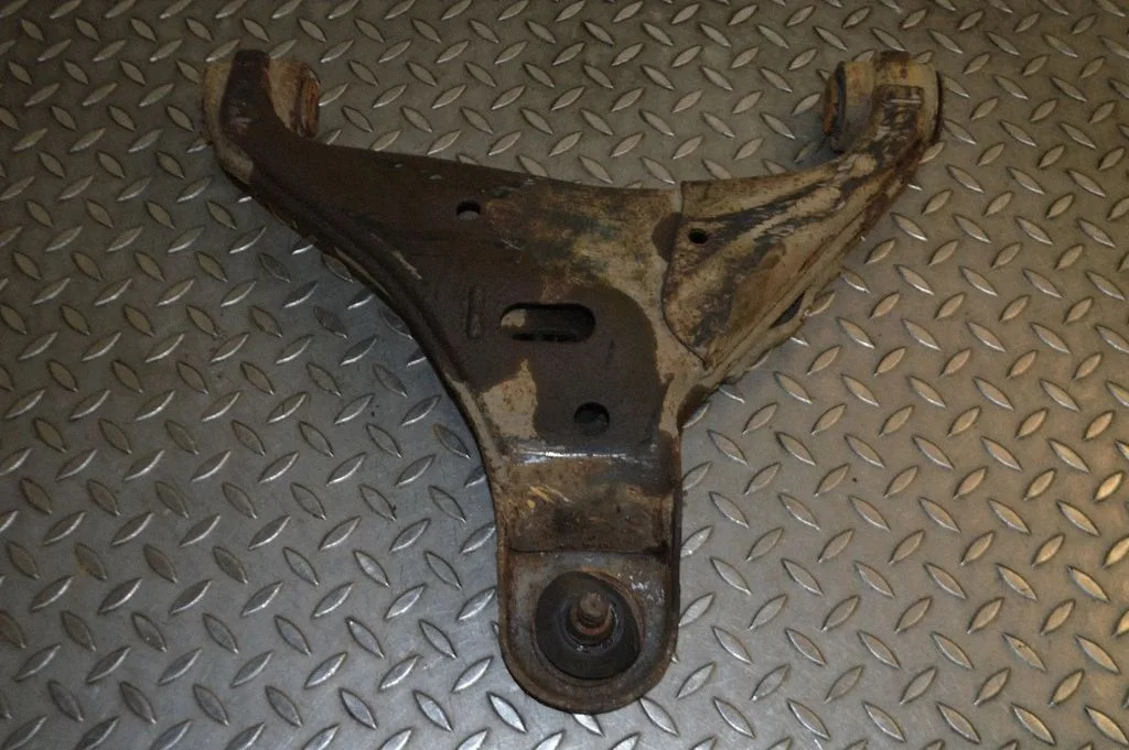 Front lower control arm/wishbone – Ford Ranger (2012-2018)