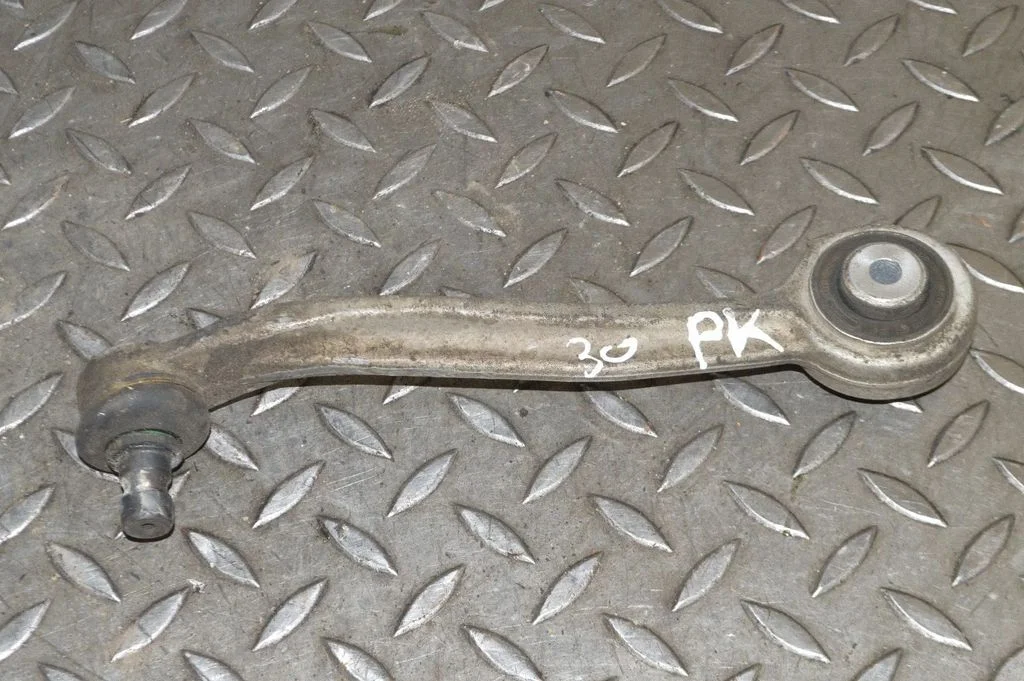 Front lower control arm/wishbone – left