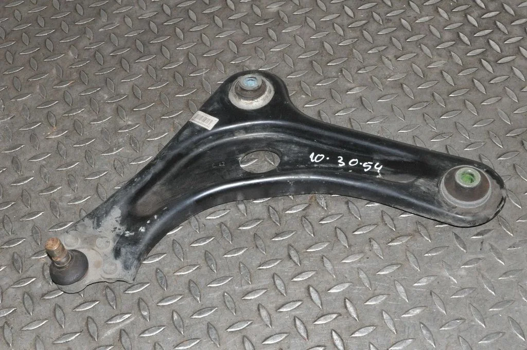 Front lower control arm/wishbone – left