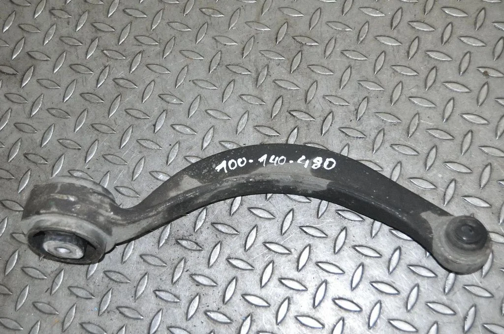 Front lower control arm/wishbone – right