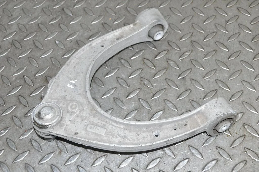 Front lower control arm/wishbone – left