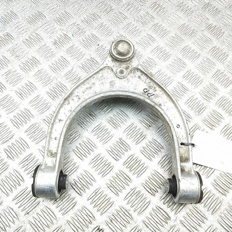 Front upper control arm/wishbone 8833037