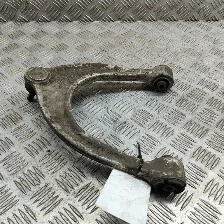 Eesmine ülemine õõtshoob (U-kujuline) – Lexus GS 250 350 300H 450H (2013-)