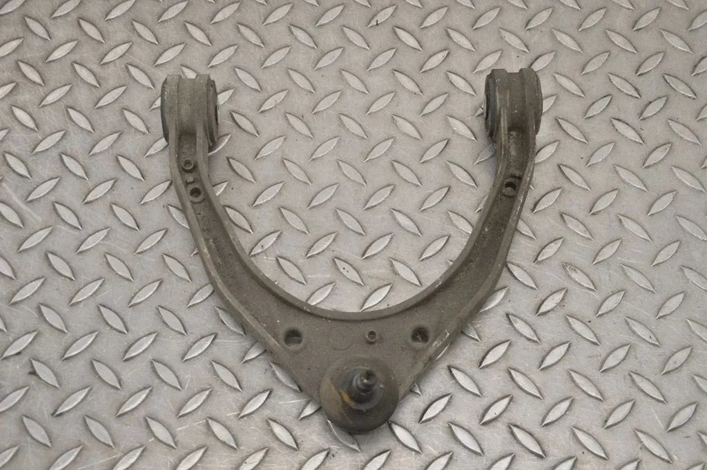 Front upper control arm/wishbone – front right