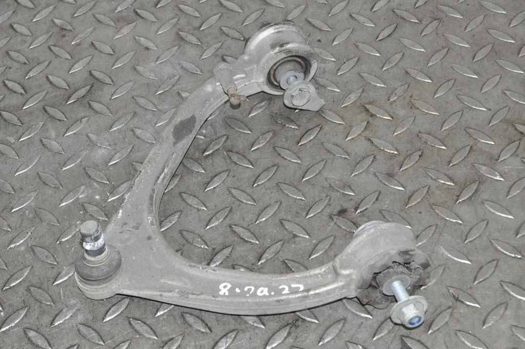 Front upper control arm/wishbone – front right
