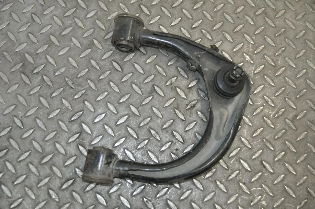 Front upper control arm/wishbone – Toyota Land Cruiser (J120) (2002-2009)