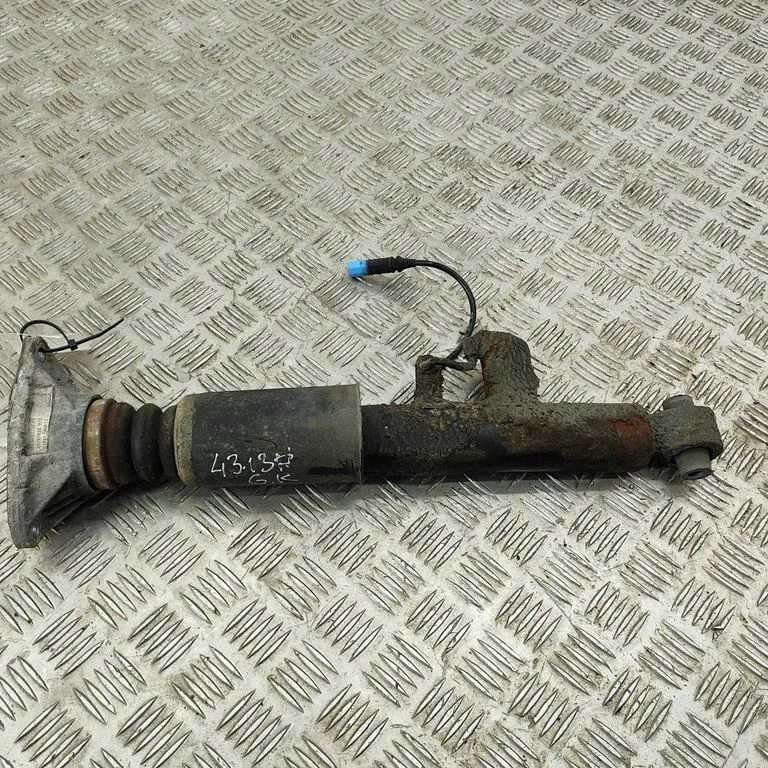 Amortyzator tylny – BMW Seria 4 F32 F33 (2013-2020)