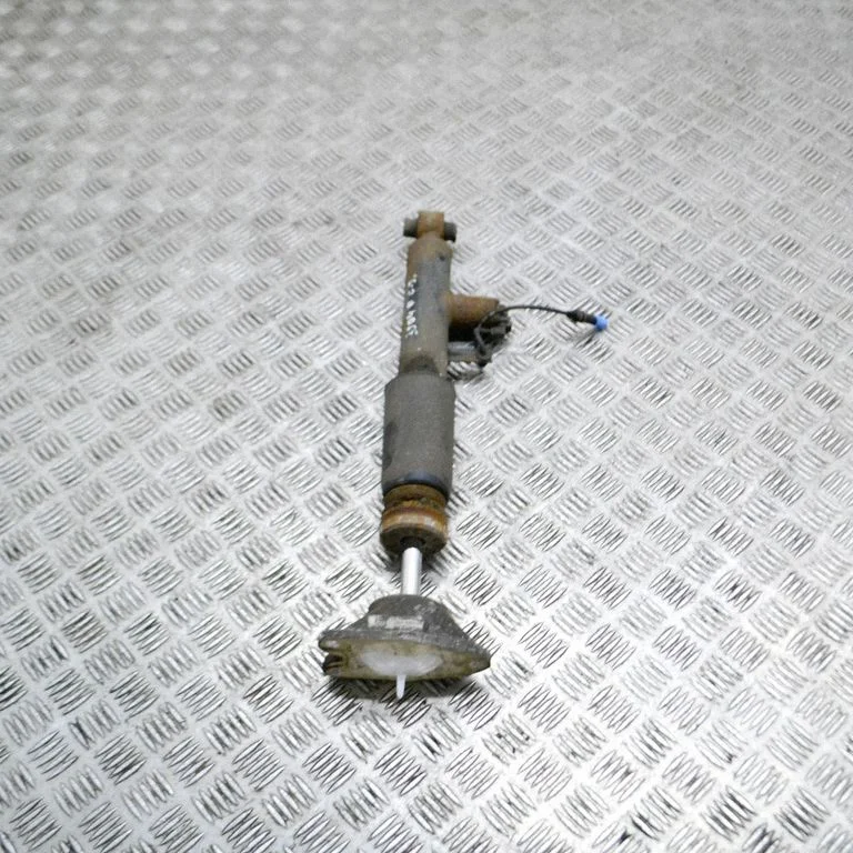 Aizmugurējais amortizators – BMW 4. sērija F32 F33 (2013-2020)
