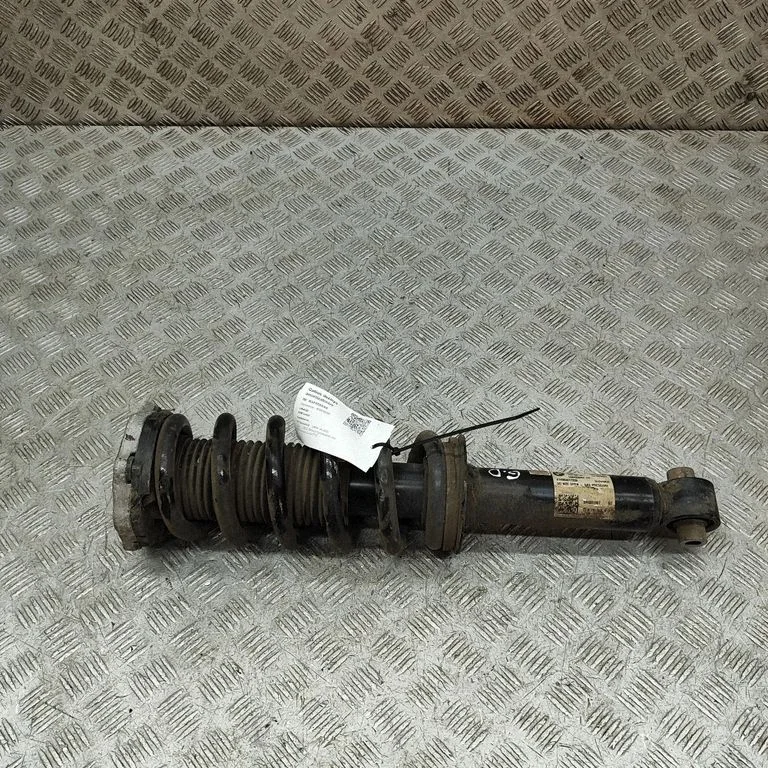 Aizmugurējais amortizators 6891987
