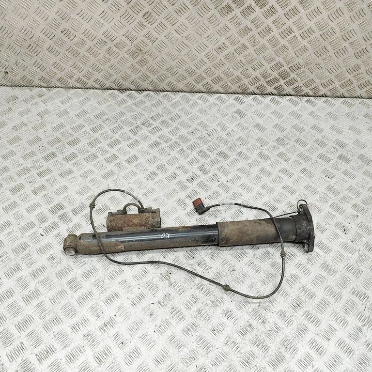 Aizmugurējais amortizators A2133203201