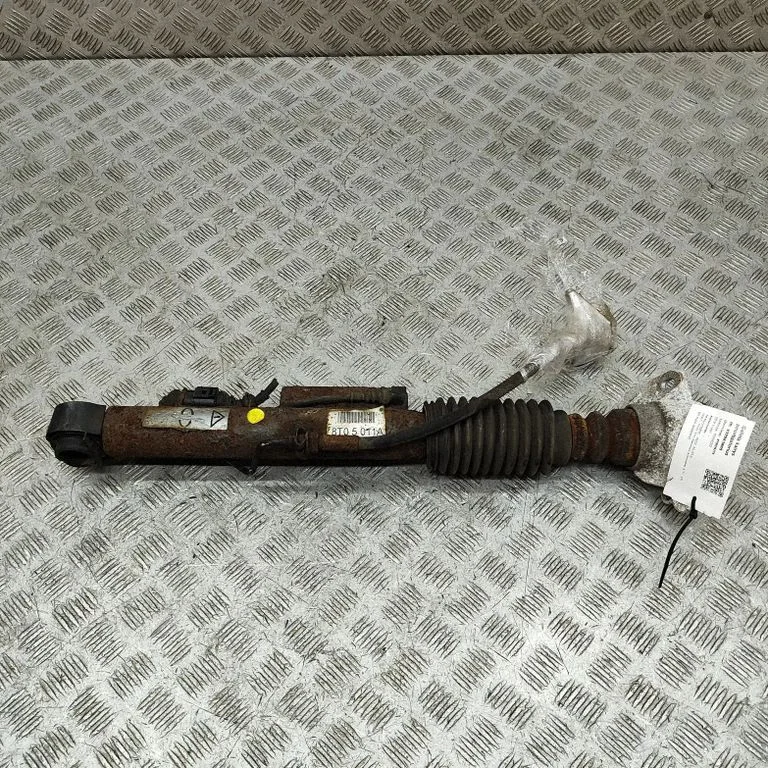 Aizmugurējais amortizators 8T05011A