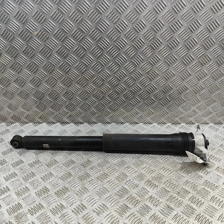 Aizmugurējais amortizators D54E28700A