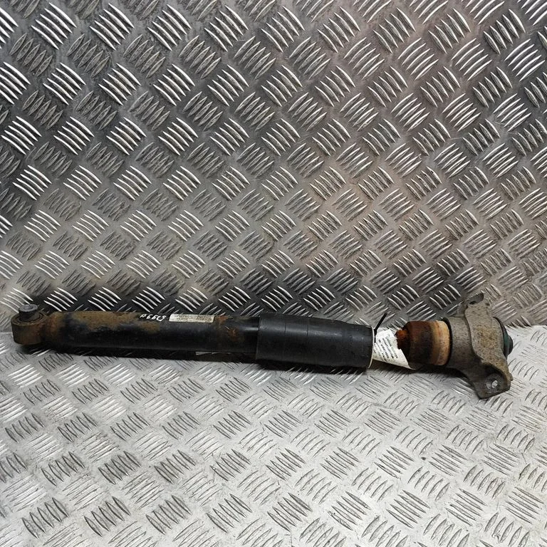 Tagumine amortisaator 4M0513028A