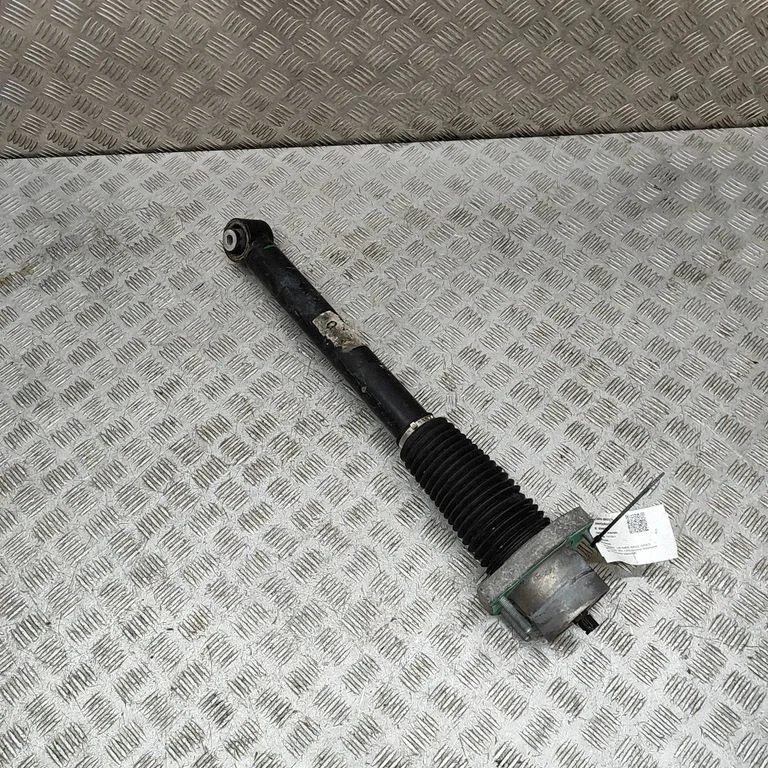 Rear shock absorber/damper LR103602