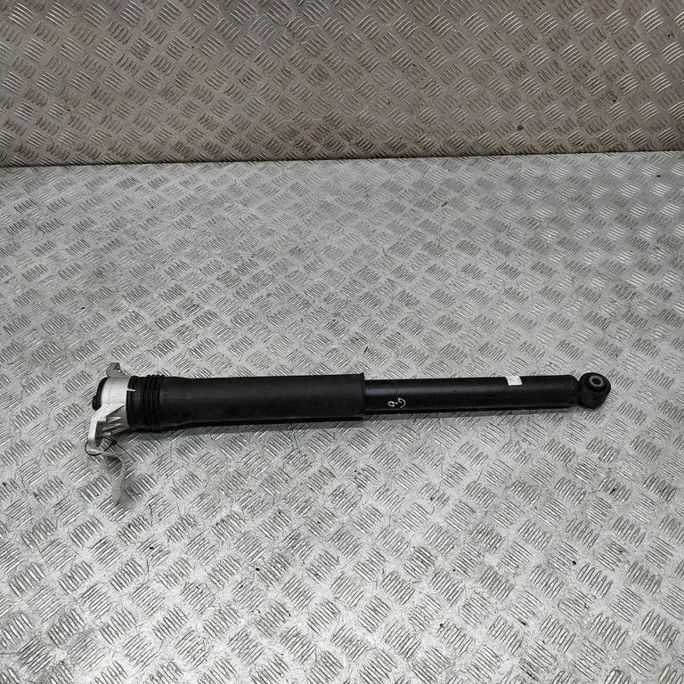 Aizmugurējais amortizators D54E28700B