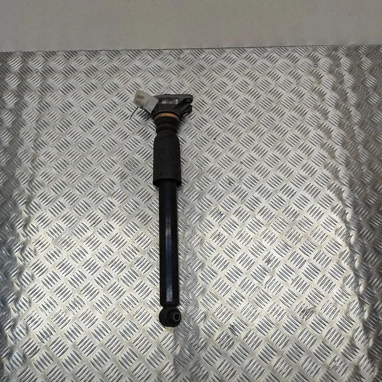 Aizmugurējais amortizators – BMW 4. sērija F32 F33 (2013-2020)