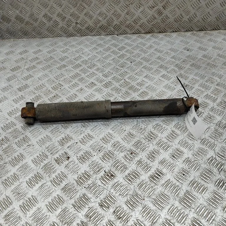 Aizmugurējais amortizators E62104EA3B