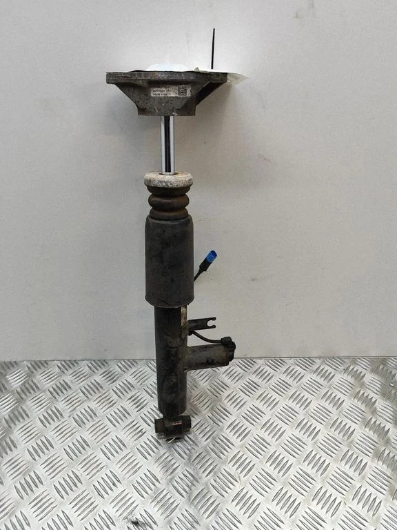 Amortyzator tylny – BMW Seria 4 F32 F33 (2013-2020)
