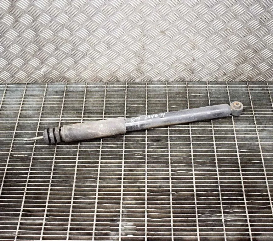 Rear shock absorber/damper – Nissan Juke I F15 (2010-2018)