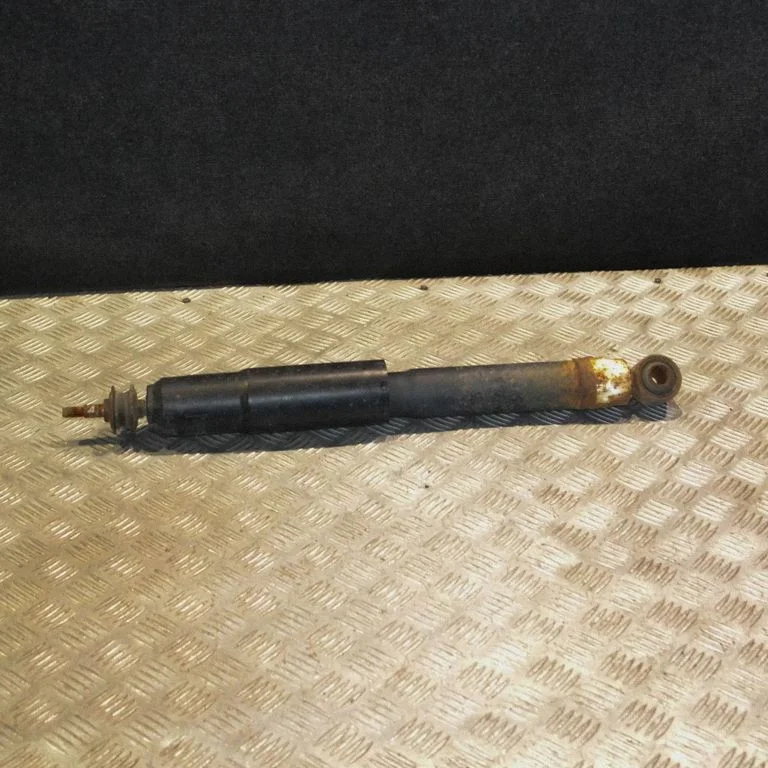 Rear shock absorber/damper – Toyota Land Cruiser (J200) (2008-)