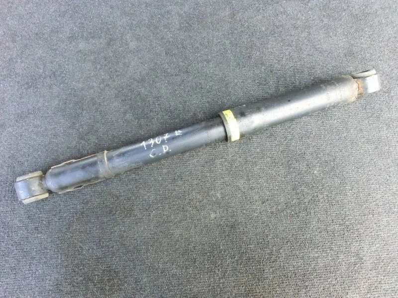 Tagumine amortisaator – Toyota Hilux (AN10, AN20, AN30) (2011-2015)