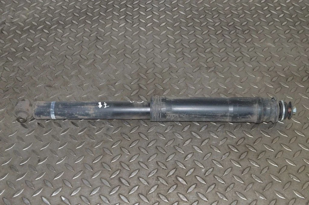 Amortyzator tylny – Toyota Prius (XW30) (2009-2015)