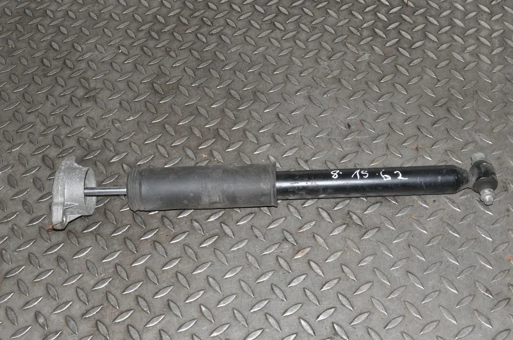 Aizmugurējais amortizators – Mercedes-Benz C klase W205 (2014-2021)