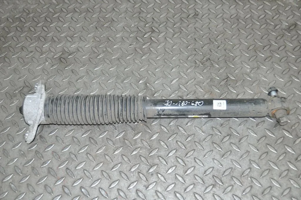 Tagumine amortisaator 53100F1000