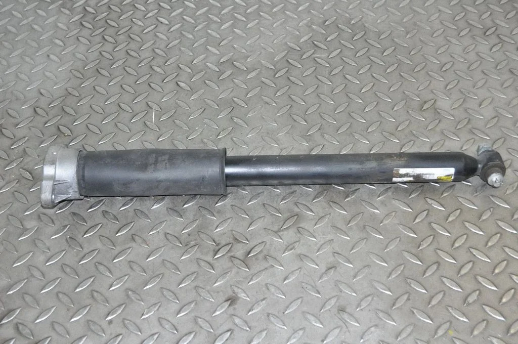 Aizmugurējais amortizators – Mercedes-Benz C klase W205 (2014-2021)