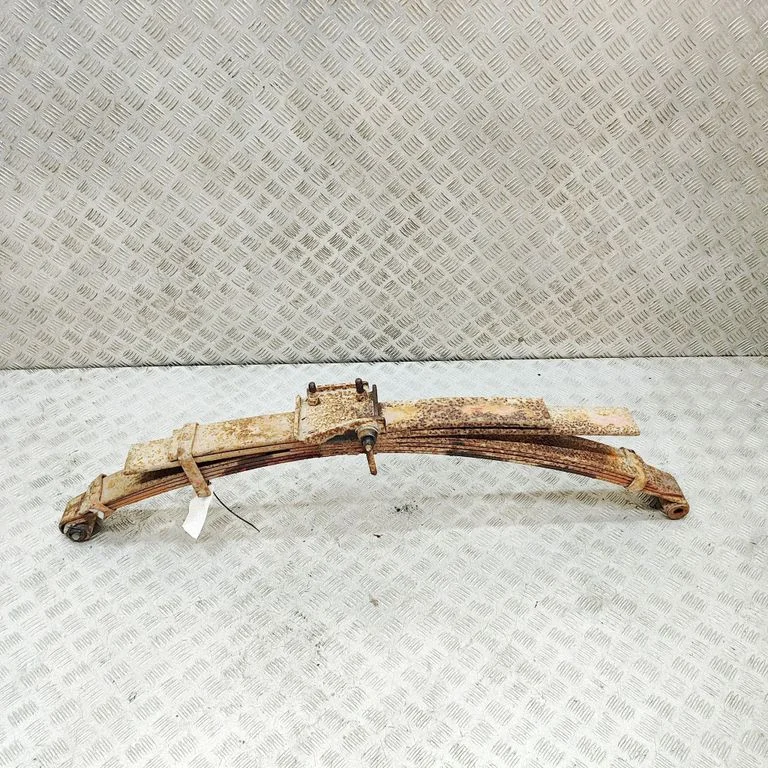 Aizmugurējā atsperloksne MR448147