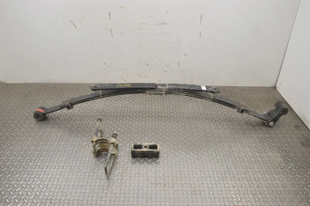 Tagumine lehtvedru 84855892 – GMC Sierra IV (2019-)