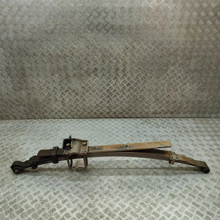 Aizmugurējā atsperloksne 4150A481