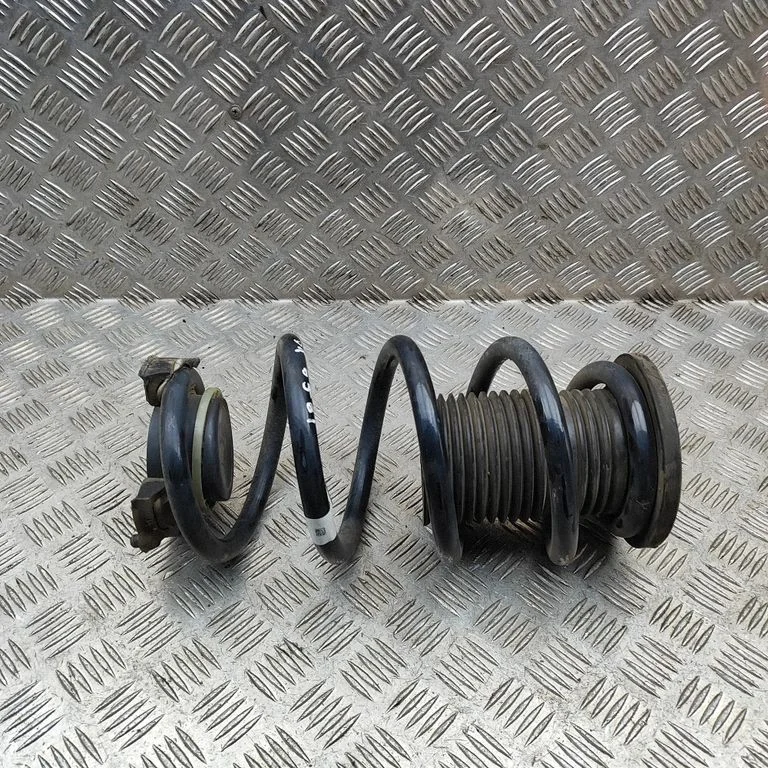 Rear coil spring 1N3512149A