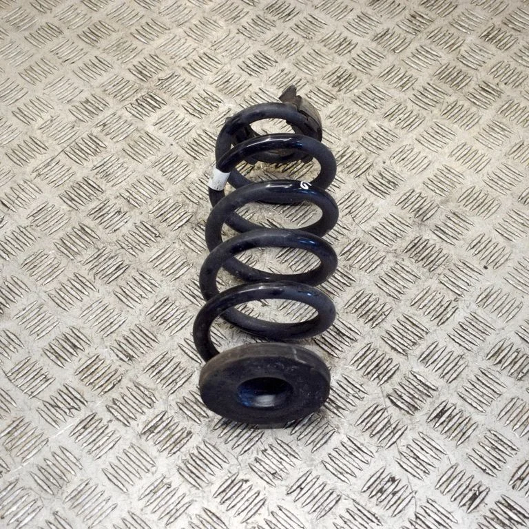 Tagumine keerdvedru 1EA512149