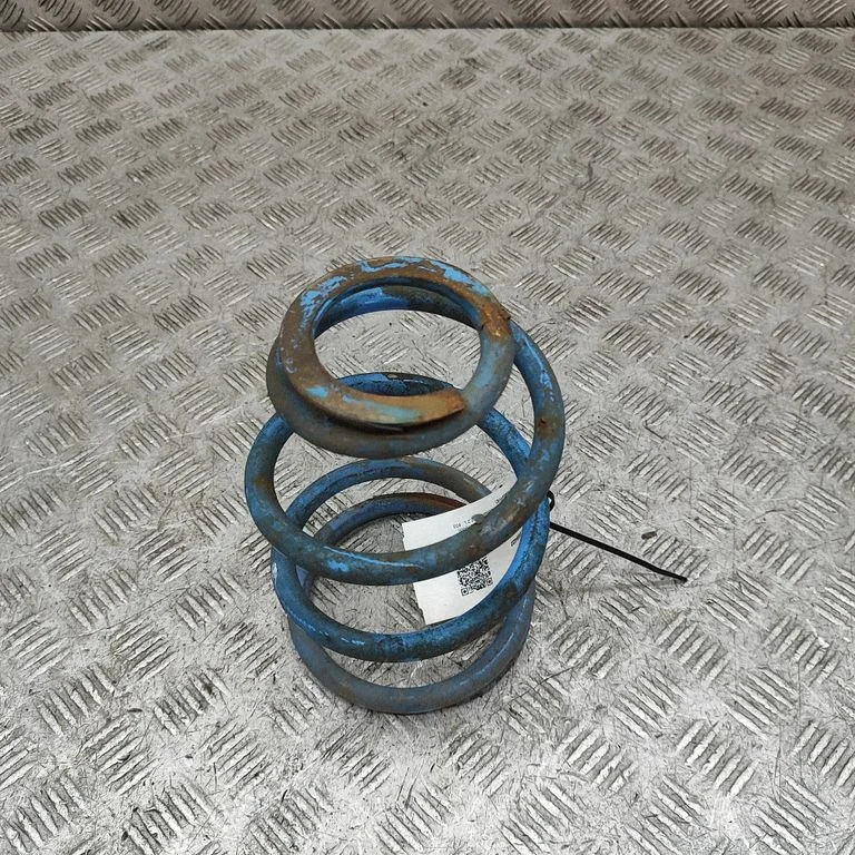 Rear coil spring – right