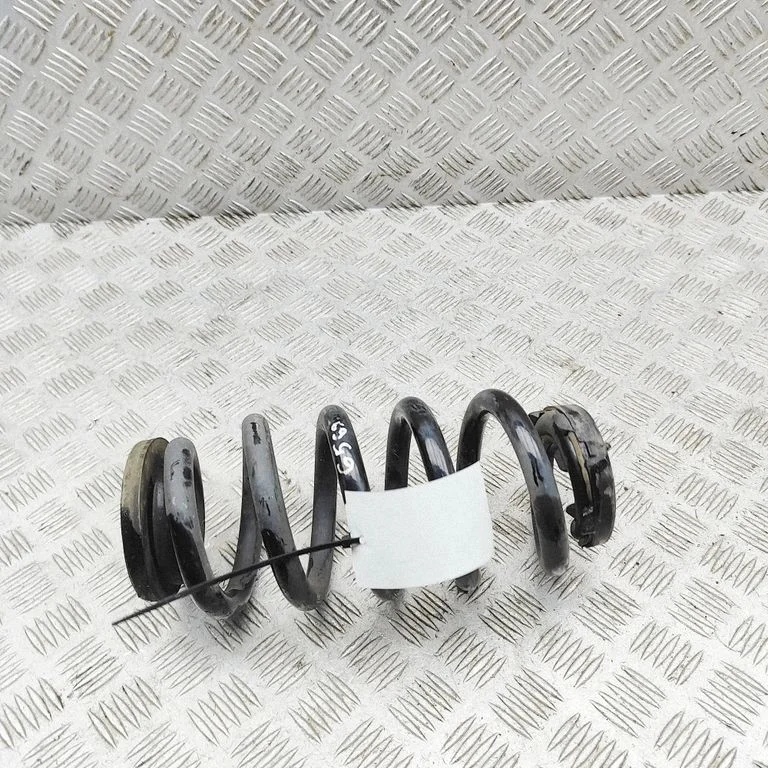Aizmugurējā spirālatspere – Volkswagen ID.7 (2023-)