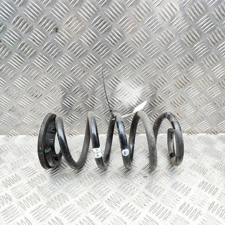 Tagumine keerdvedru 228847400A