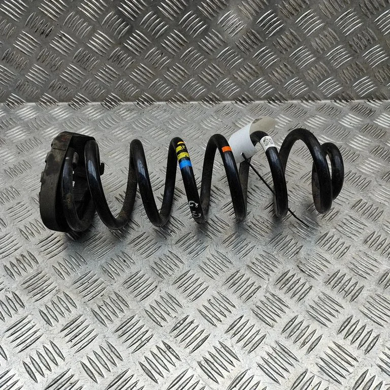 Rear coil spring – Jaguar XE (2015-)