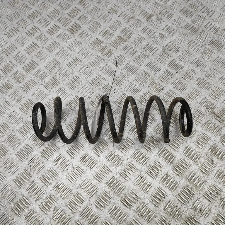 Rear coil spring – Skoda Octavia Mk3 (5E) (2013-2019)