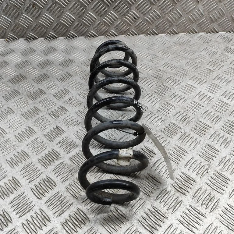 Rear coil spring – Skoda Superb B8 (3V) (2015-2024)