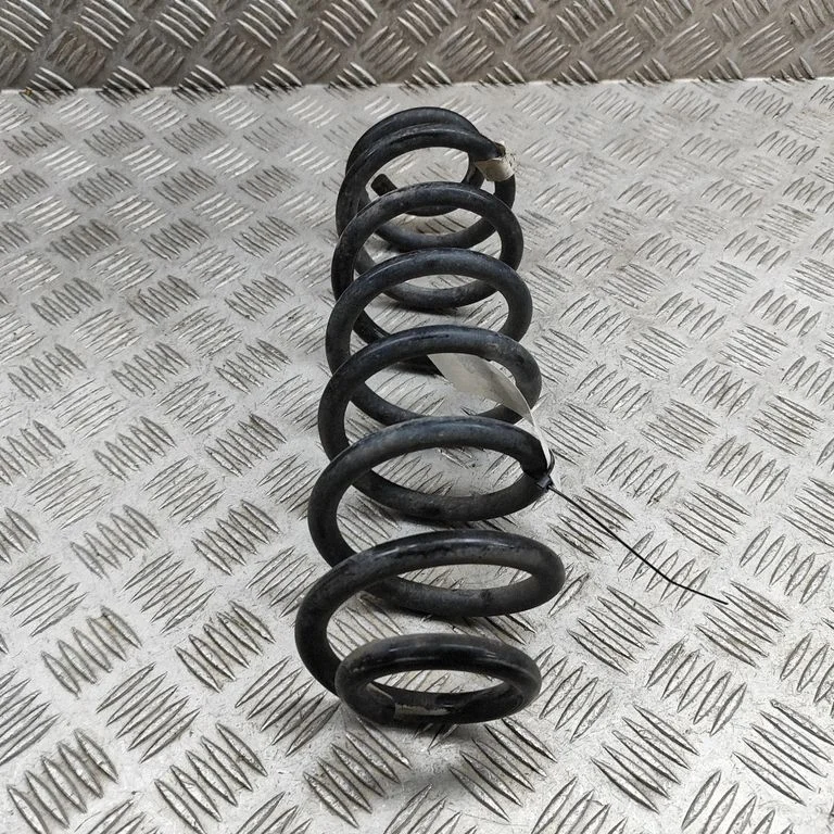 Rear coil spring – Skoda Superb B8 (3V) (2015-2024)