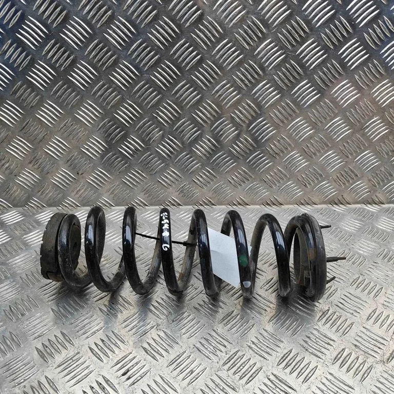 Rear coil spring 1370634000